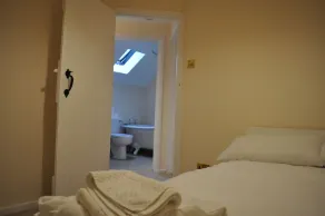French Horn Cottage - Image 2