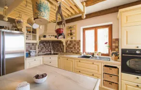 Stunning Home in Icici With Sauna, Wifi and 4 Bedrooms - Image 4