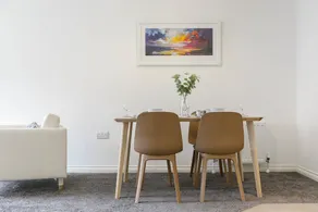 Piazza View Cathedral Quarter Apartment - Image 2