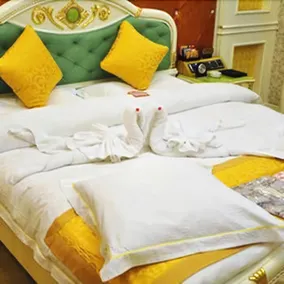 Xiaoyi Dongxing Hotel - Image 3