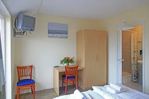 Budget Hotel Vrouwenpolder - Image 4