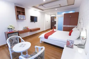 RedDoorz Plus @ Cach Mang Thang 8 Street - Image 2
