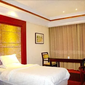 Wuyue Qianmen Hotel - Image 2