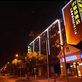 F1 Hotel - Image 3
