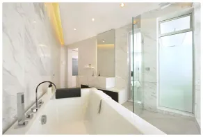 Ebb Tide Apartments - Image 3