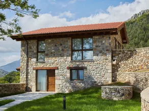 Appealing Holiday Home in Parres-Asturias with Garden - Image 2