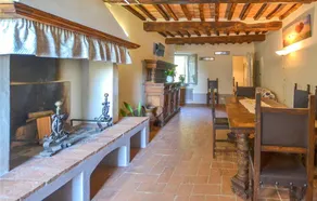 Beautiful Apartment in Cetona With 2 Bedrooms and Wifi - Image 2