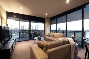 Docklands Prestige Apartments - Image 5