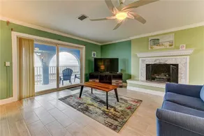Island Retreat, Beach Front, 4 Bedrooms, Sleeps 12 - Image 3
