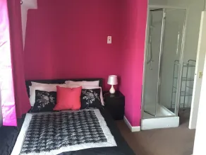 St Margarets Place Townhouse - Image 3