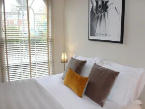 Bendene Townhouse - Image 2