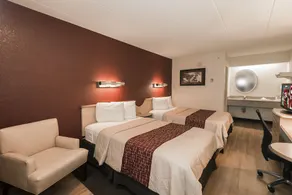 Red Roof Inn Chicago - Downers Grove - Image 3