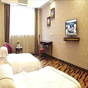 Joy In Holiday Hotel - Image 4