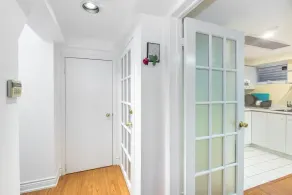Retreat to a Beautiful Suite in Toronto - Image 3