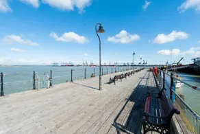 Admirals Harbour View 2-bed Apartment in Harwich - Image 5