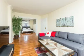 Applewood Suites - Yorkville - Image 2