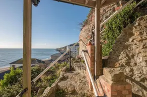Harbour View Hotel - Image 3