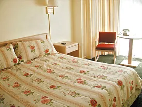 Pine Beach Inn - Image 3