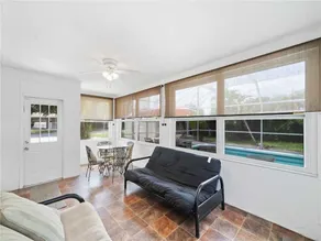 Aurora Seabreeze, Fenced Yard, 3 Bedroom, Heated Pool, Wi-Fi, Sleeps 10 - Image 2