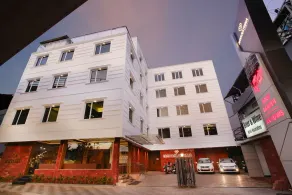 Hotel Navarathna - Image 3