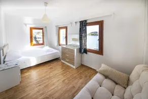 Seaside House With Refreshing View in Gumusluk - Image 2