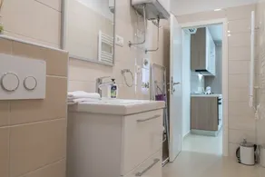 Drop In Split Apartments - Image 5