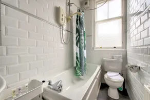 Stunning 2BR Apartment in Morningside - Image 3