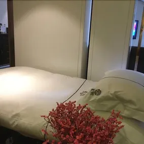 Peach Bloom Hotel - Image 5