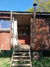 Stunning 1-bed Cabin in Totnes - Image 3