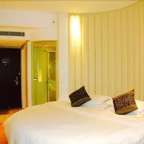 Champs Elysees Hotel Haining - Image 5