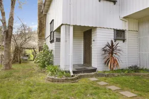Le Chateau - Centrally Located - Image 4