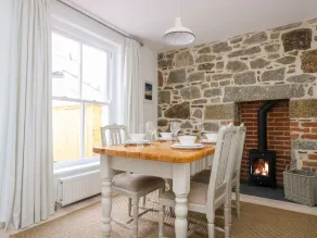 Alice Cottage - Image 2