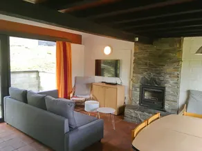 Nicely Furnished Bungalow with Fireplace near Maas - Image 3