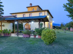 Beautiful old villa with a garden and private swimming pool in the Etruscan countryside - Image 5