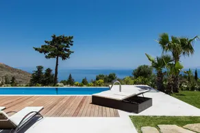 Villa Blue Skyline - Image 2