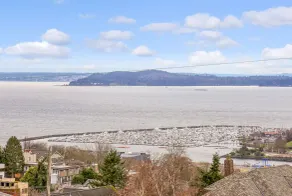 Corner Unit with Panoramic Views - Image 5