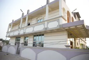 OYO 5051 Silicon Residency - Image 3
