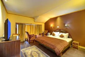 Hotel Pine Palace Resort - Image 2