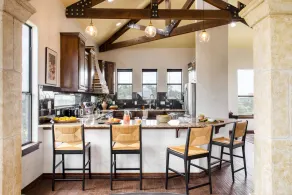 Hudson by Avantstay Magnificent Home w/ Beautiful Views, Multiple Living Areas, Pool & Games! - Image 4