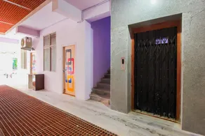 Hz Lodge by OYO Rooms - Image 5