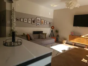 Remarkable 4-bed House in Sheffield - Image 3