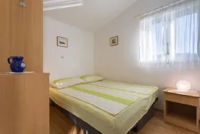 Apartment Petra A1-donji  Necujam, Island Solta - Image 2