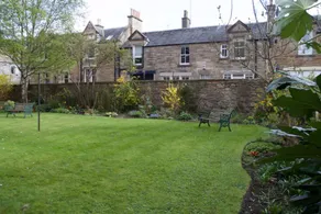 3 Bedroom Stockbridge Apartment - Image 5