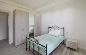 Amazing Apartment in Isca Marina With Wifi and 3 Bedrooms - Image 4