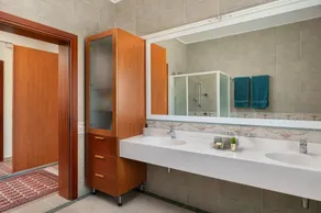HillTop Luxury Villa - Image 2
