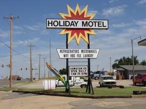 Holiday Motel - Image 4