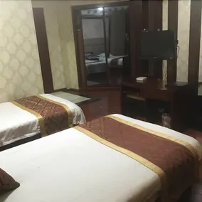 Rulin Business Hotel - Image 4