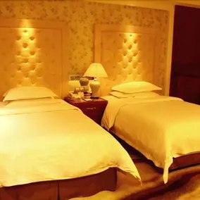 Global Hotel - Image 5