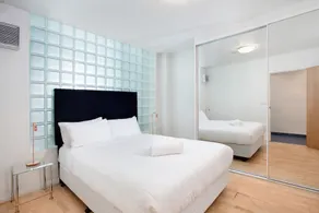 Manly Stay LUX Apartments - Image 2