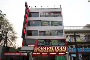 JK Hotel By OYO Rooms - Image 4